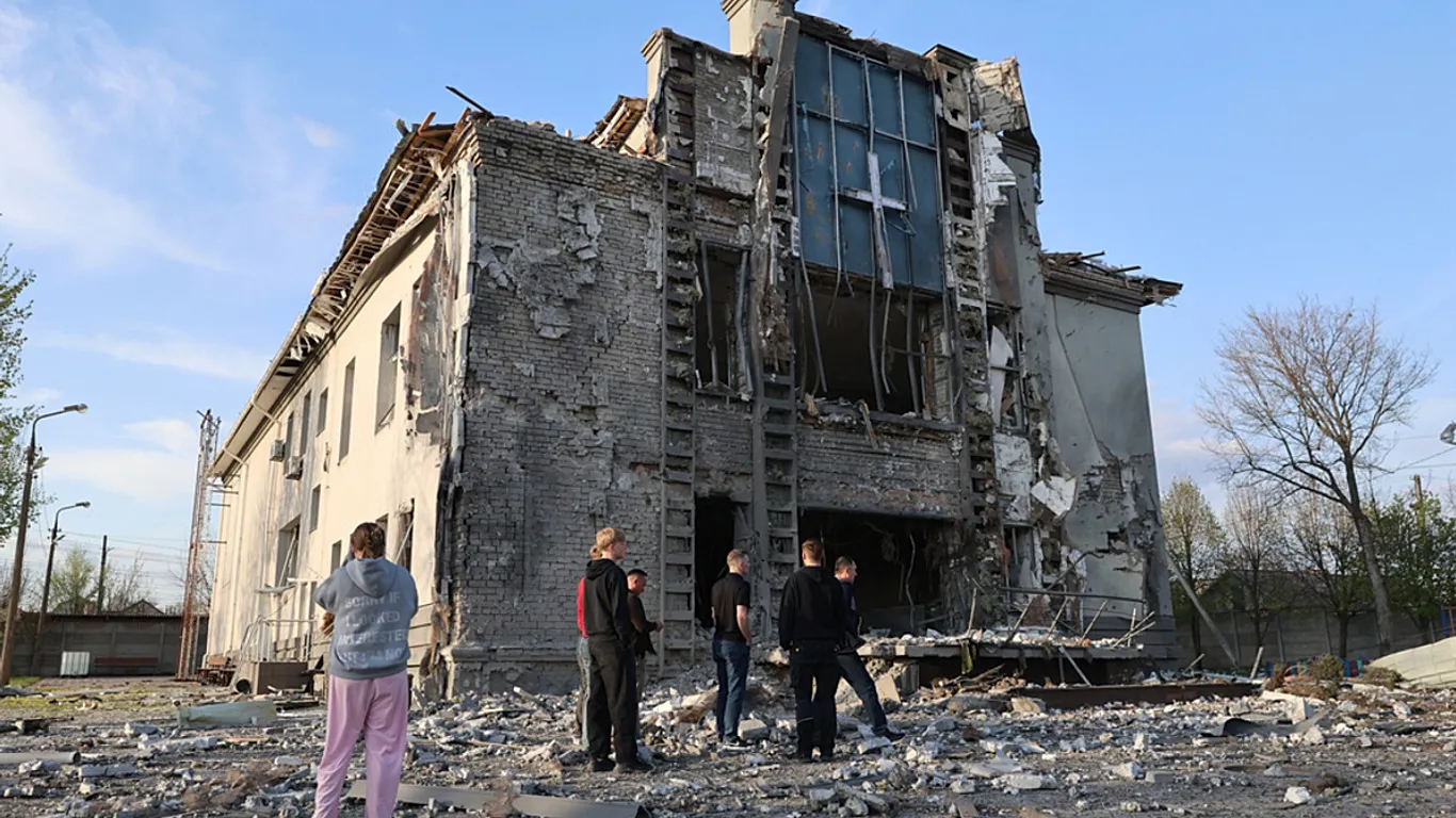 Ukraina në shënjestër me mbi 230 dronë rusë  Zelenskyy i jep dritën jeshile SHBA së për naftën ruse