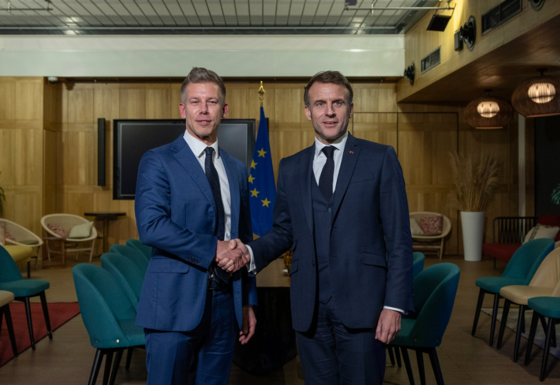 Fitorja e Magyar  reagon Macron  Pjesëmarrje demokratike  lidhje e popullit hungarez me vlerat e BE