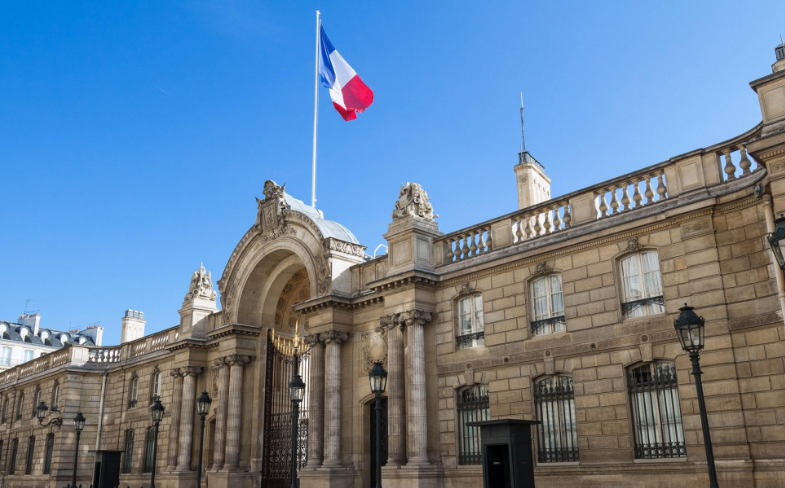 Policia franceze ndalohet të kontrollojë pallatin e Macronit në hetimin e kontratave të Panteonit