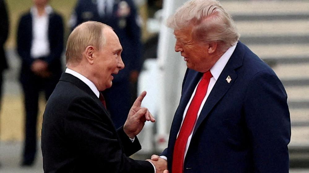 Putin dhe Trump në një foto arkivore në bisedimet në Anchorage në gusht 2025