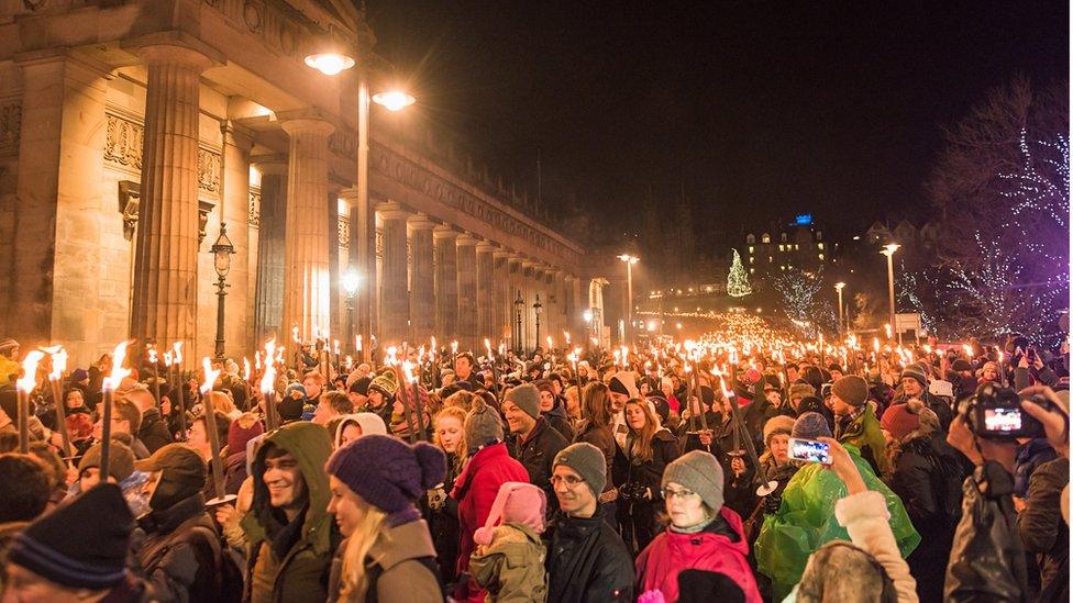 procesioni i pishtarit në Edinburg