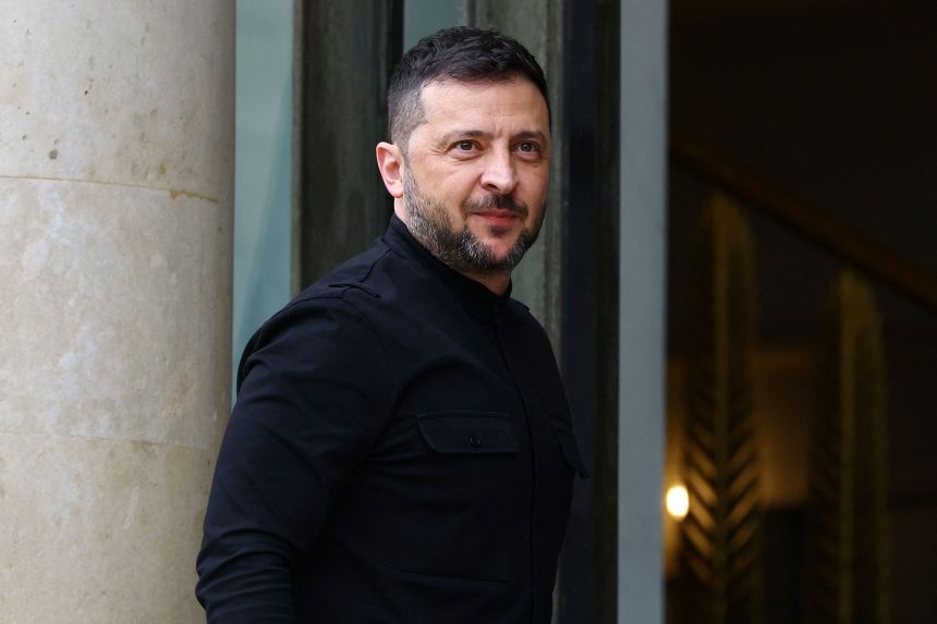 Presidenti ukrainas Volodymyr Zelenskiy kthehet në Pallatin Elysee në ditën e një samiti të "Koalicionit të të Vullnetshmëve" në Paris, Francë, më 4 shtator 2025.