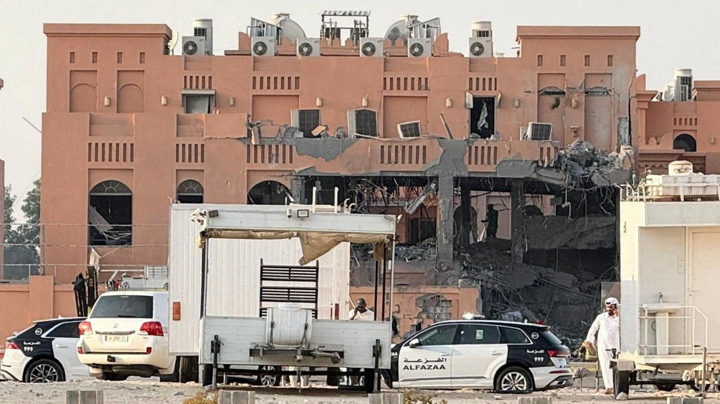Një ndërtesë e dëmtuar në Doha, Katar, pas një sulmi izraelit që synonte udhëheqësit e lartë të Hamasit (9 shtator 2025)