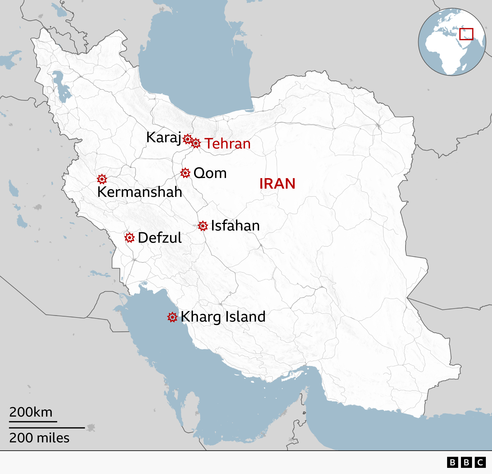 Një hartë tregon vendet në Iran që janë goditur, duke përfshirë Karaj, Qom dhe Defzul.