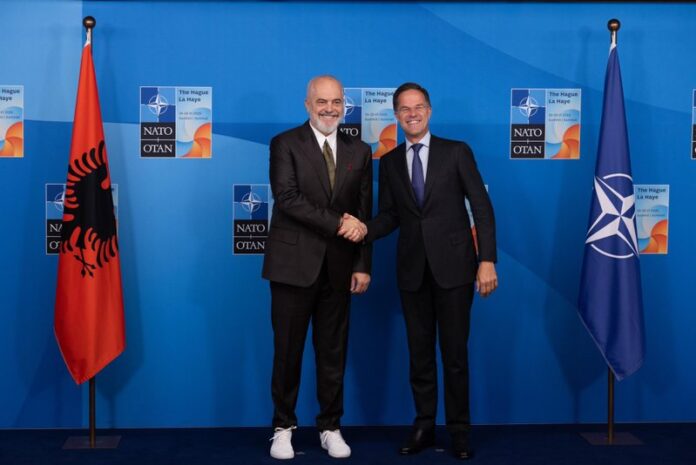 800-0-1750957423xrama-rutte-790