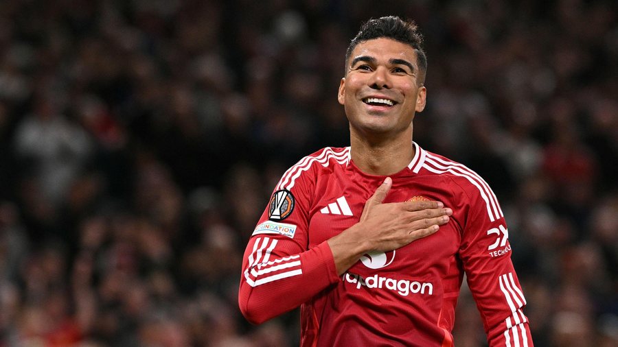 Zbuloni 10 futbollistët më të paguar në Premier League