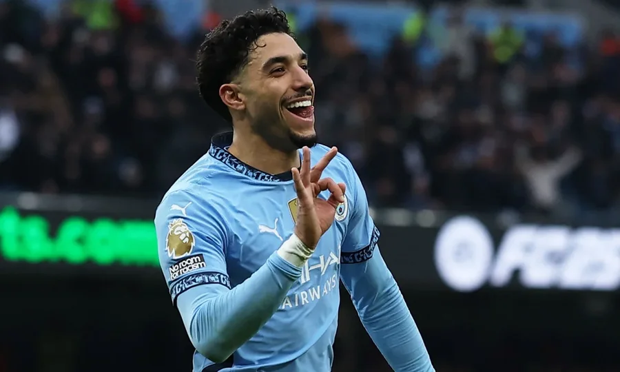 Zbuloni 10 futbollistët më të paguar në Premier League