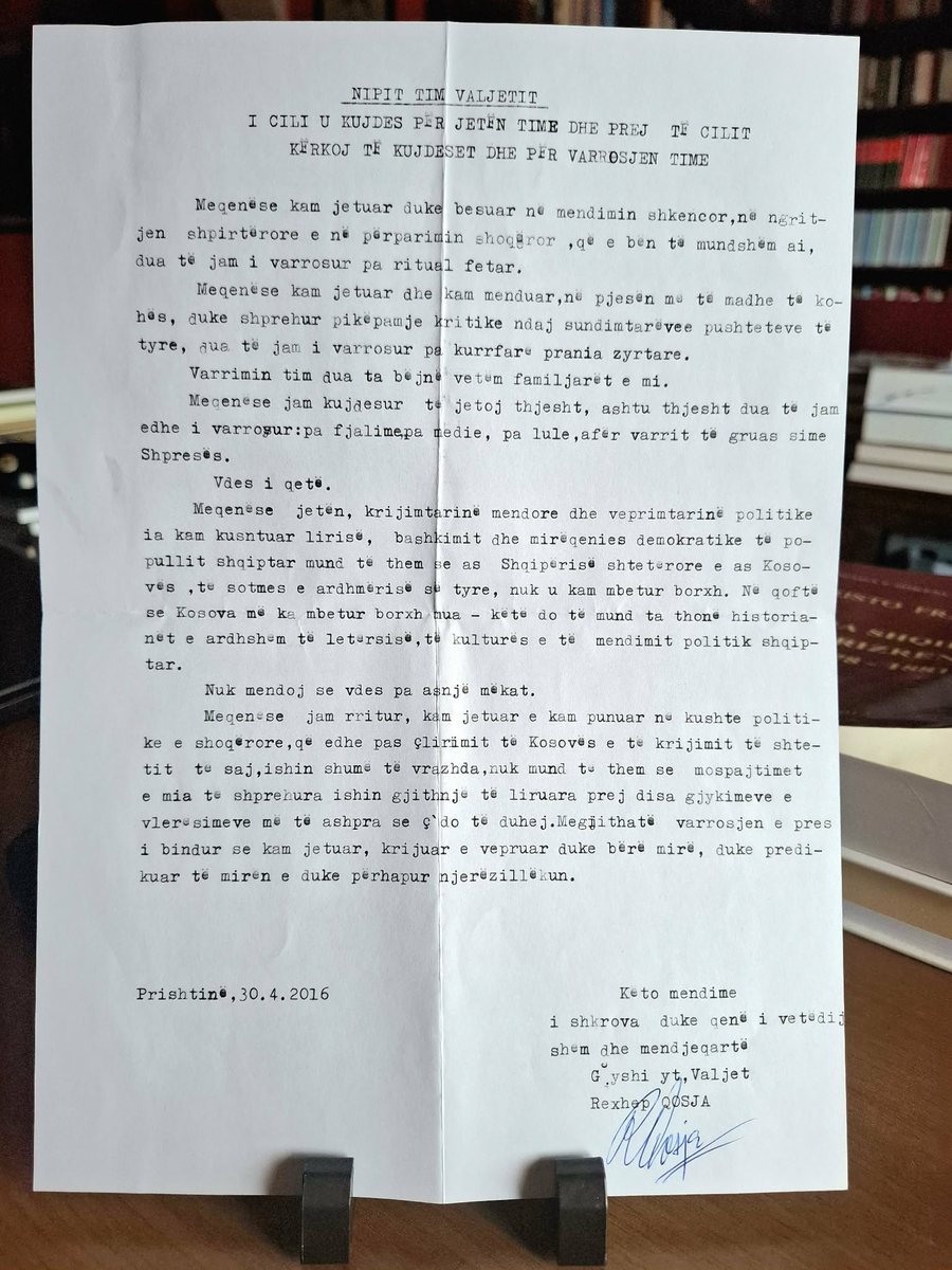 “Vdes i qetë”, letra e fundit e Rexhep Qosjes: Më varrosni