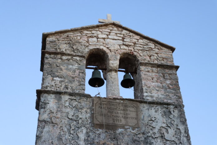 Dy-kambanat-ne-Manastirin-e-Shen-Gjergjit.-Foto-Media-Amfora-