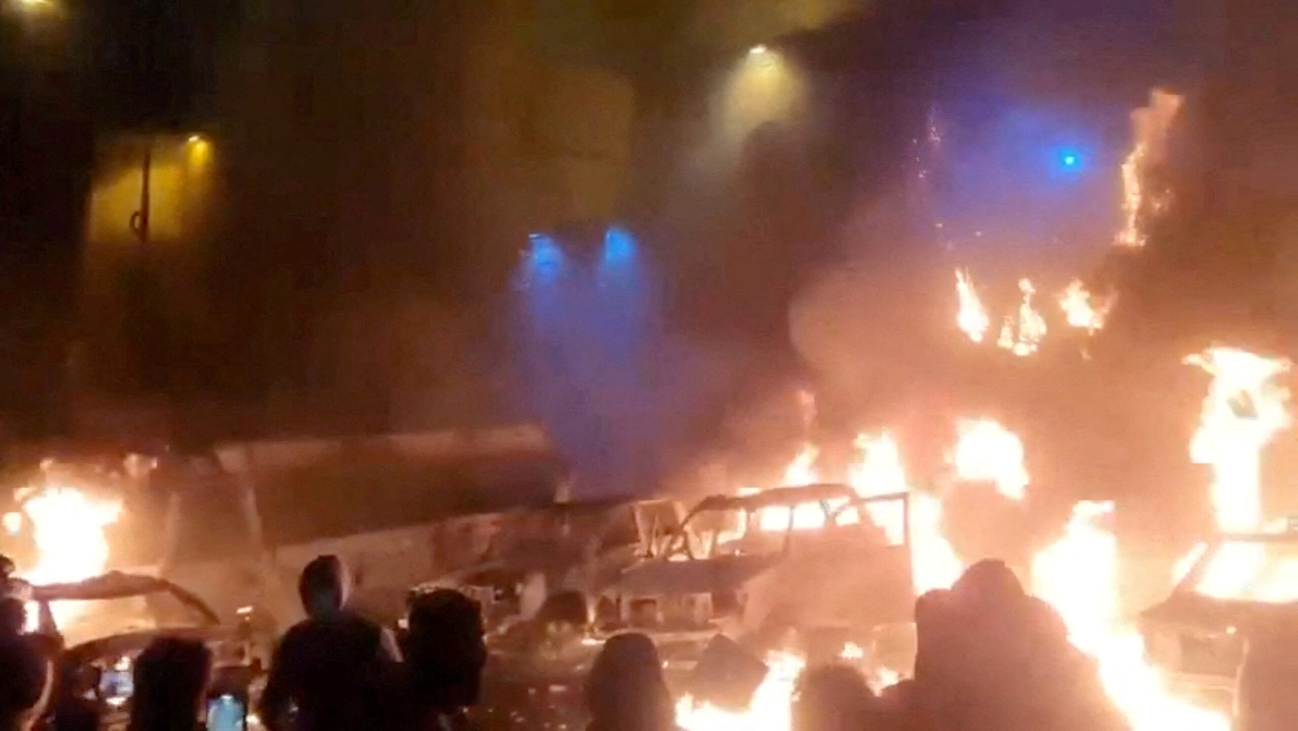 Aksioni ka përfshirë thirrje në mbështetje të udhëheqësit të para-revolucionit të Iranit, shahut, djali i të cilit, Reza Pahlavi, ka bërë thirrje për protesta të mëtejshme.