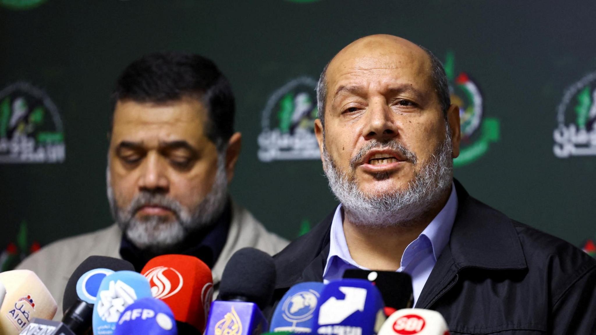 Foto nga arkivi që tregon udhëheqësin e Hamasit, Khalil al-Hayya, duke folur në një konferencë për shtyp në Bejrut, Liban (21 nëntor 2023)