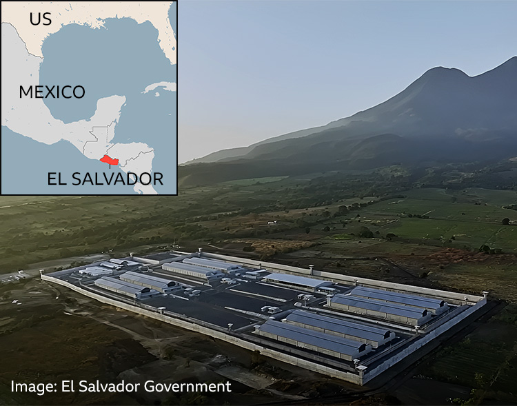 Imazh ajror i burgut Cecot në El Salvador, me një hartë të futur që tregon SHBA-në, Meksikën dhe El Salvadorin